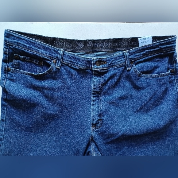 Wrangler Authentics Men's Blue Jeans - Picture 7 of 9